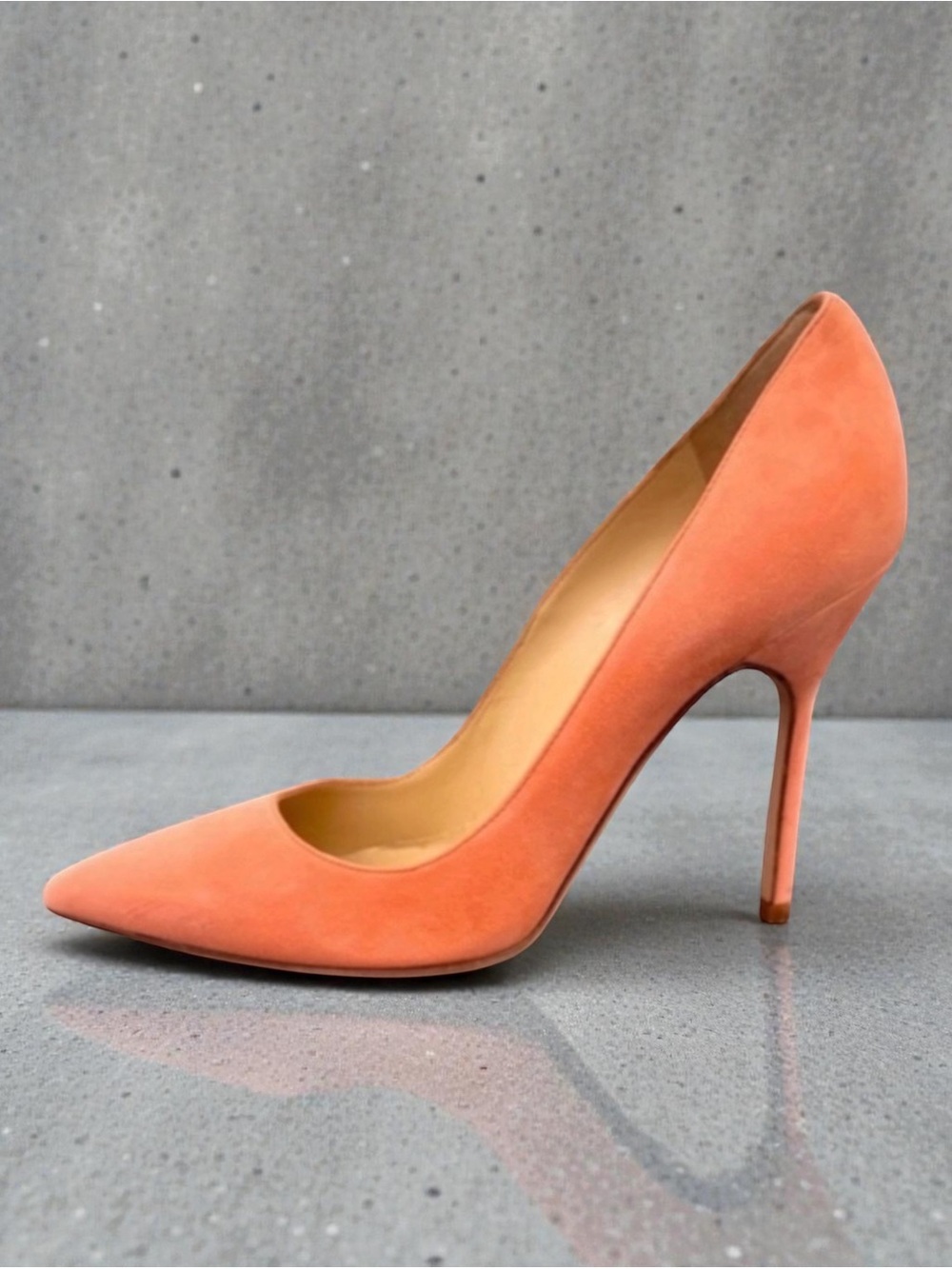 Manolo Blahnik BB 105mm Suede Pumps Peach